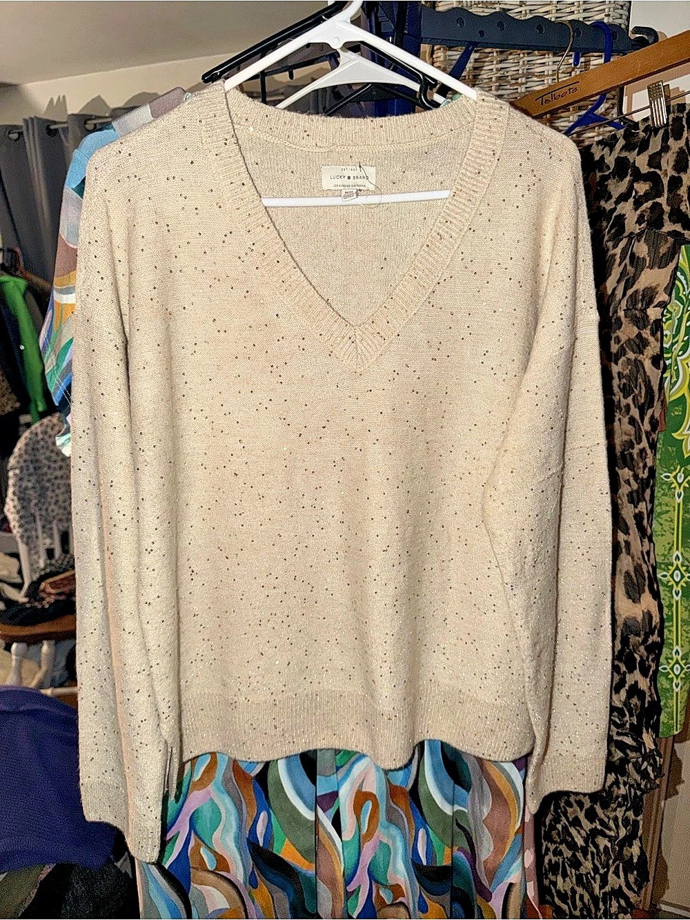 Lucky Brand V-Neck Sweater in Cream Size Medium